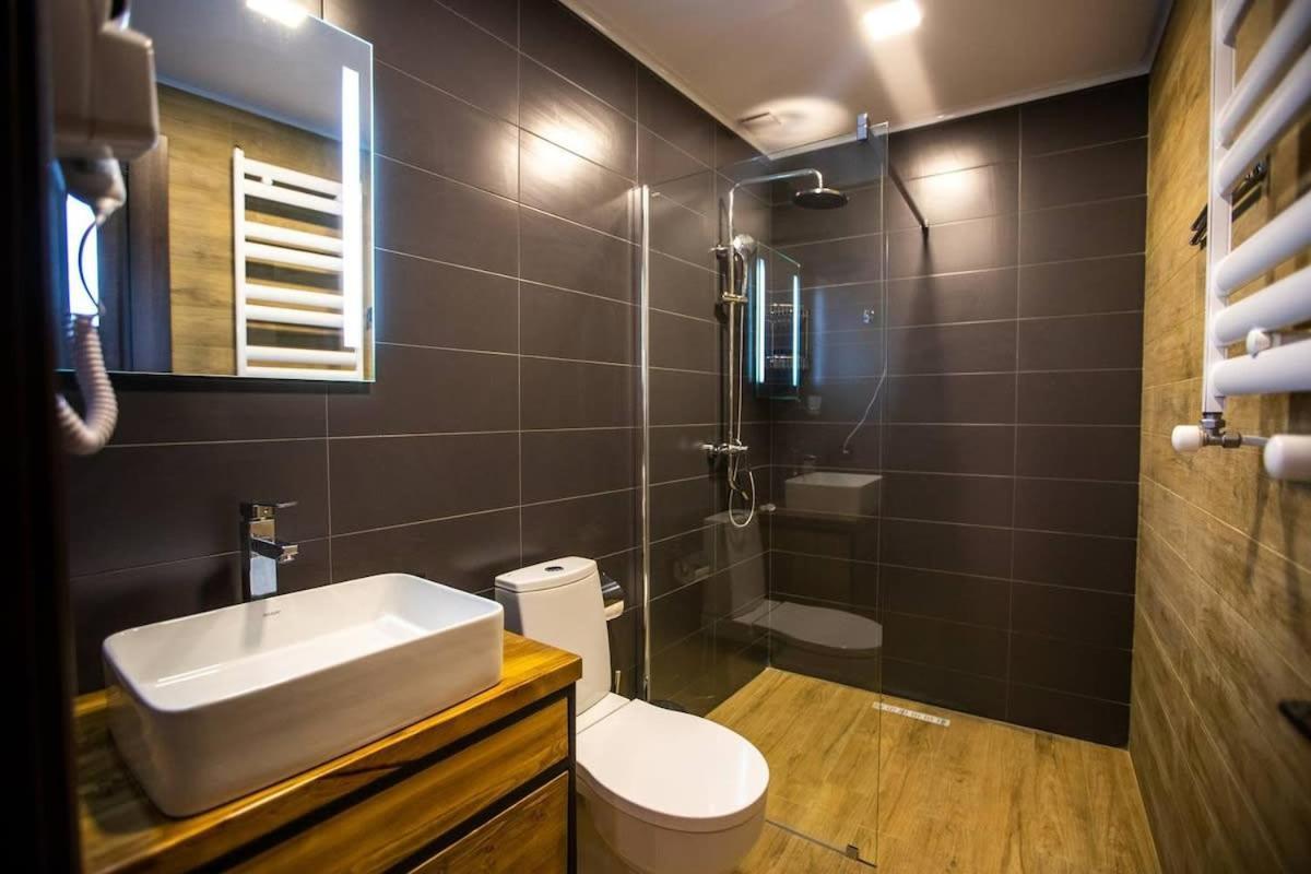 3Br Apt W Huge Terrace & Magnificent Views Tbilisi Exterior photo